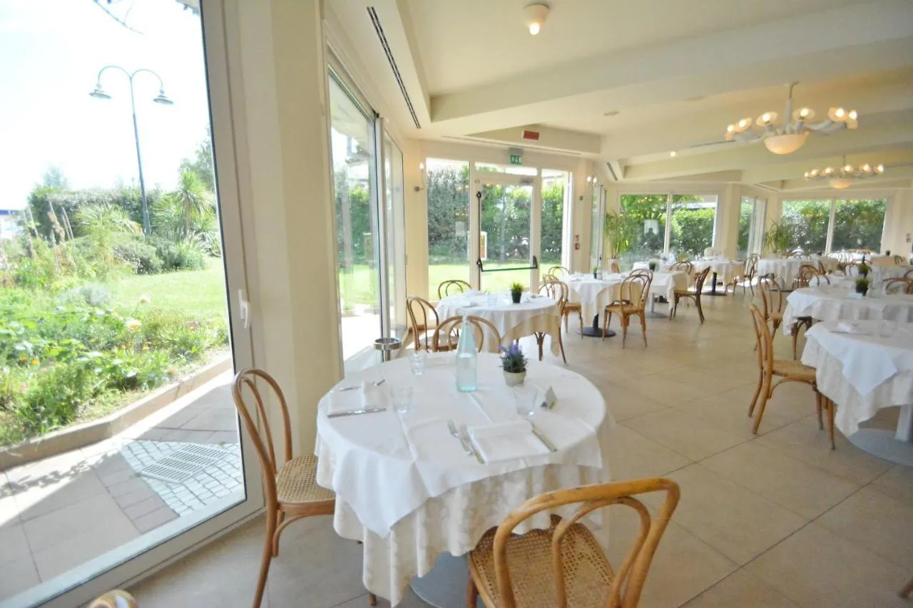 Hotel Bellevue Beach - Sul Mare Milano Marittima 4*,