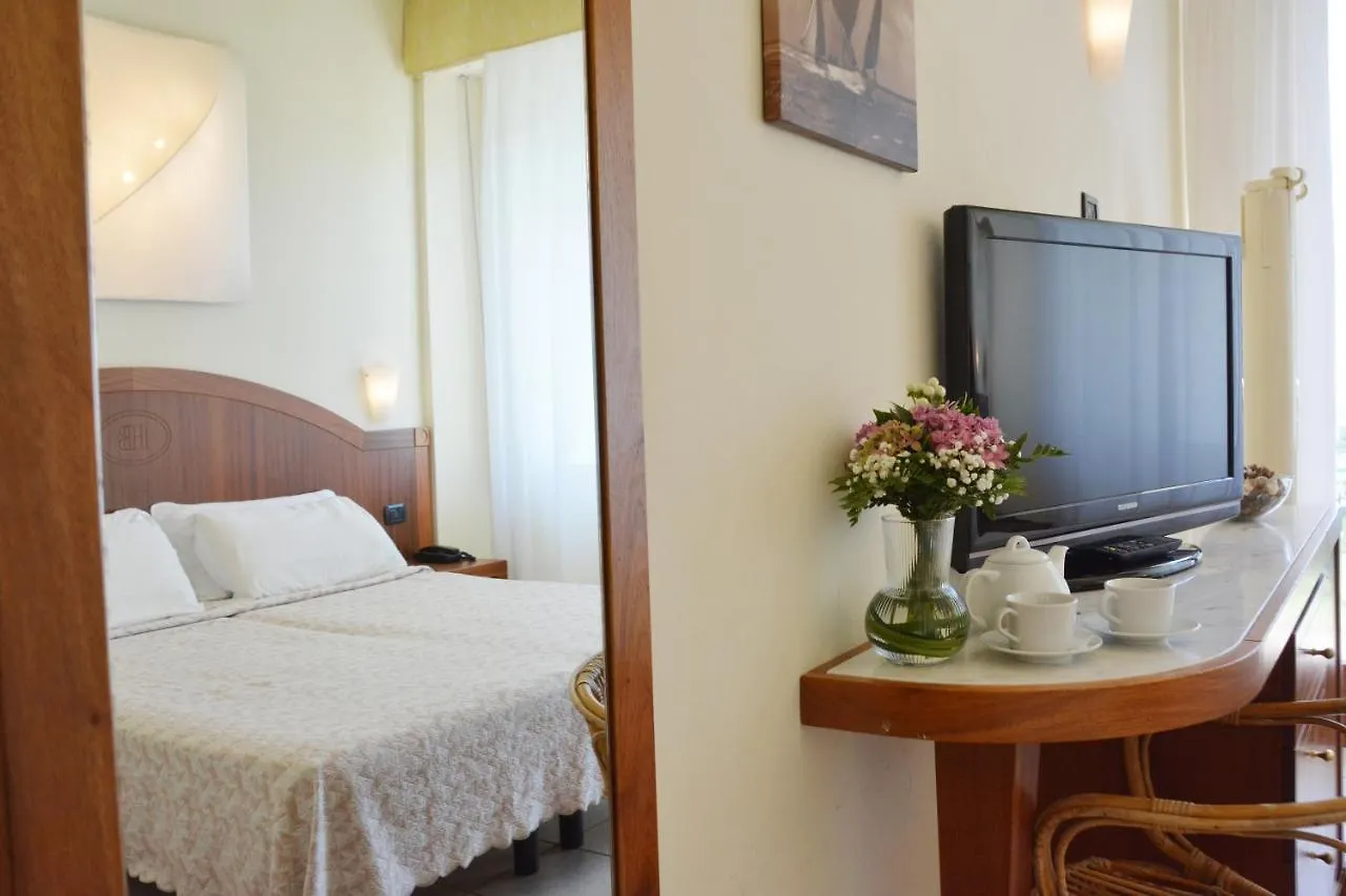 Hotel Bellevue Beach - Sul Mare Milano Marittima 4*,